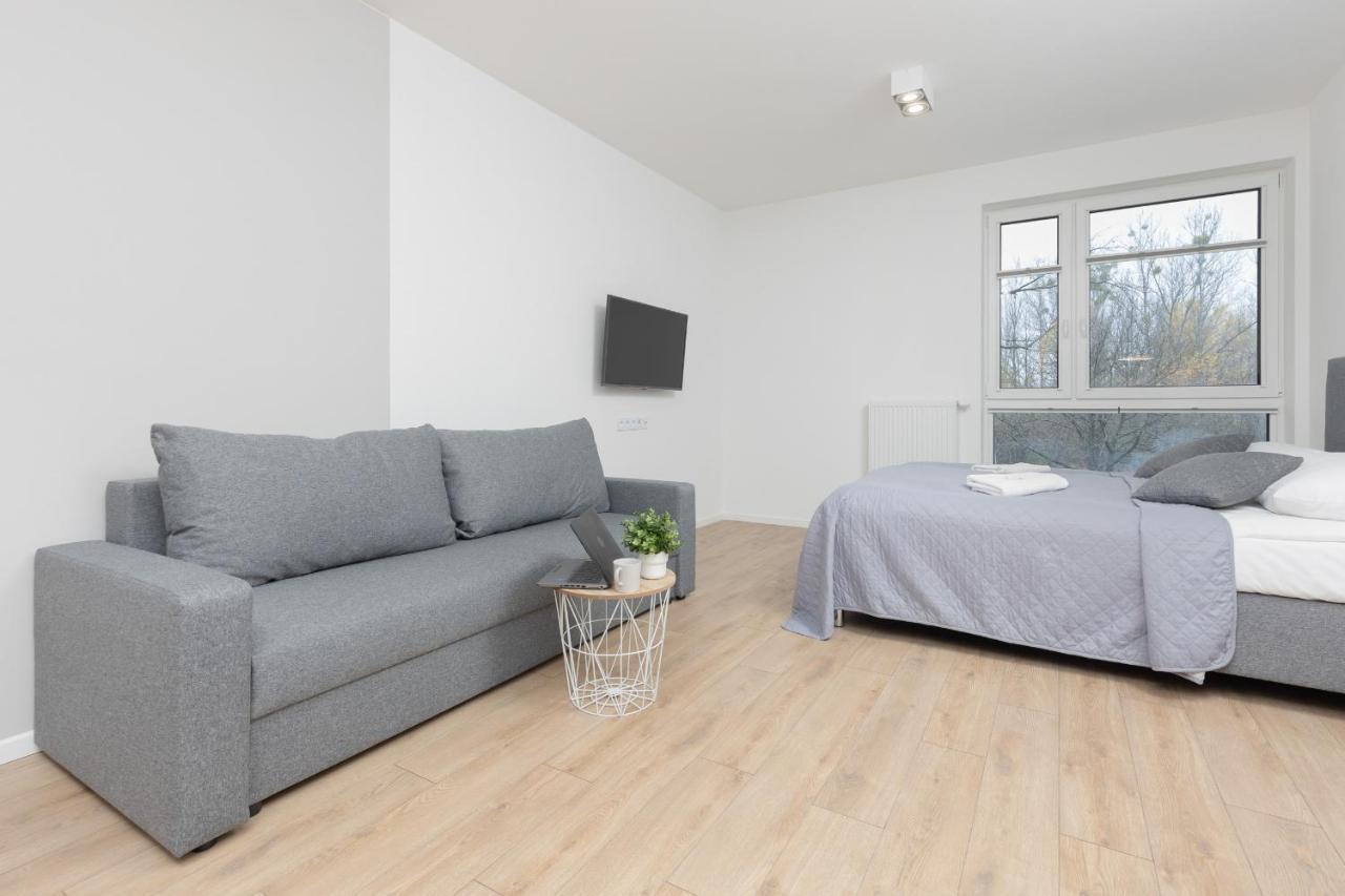 Metro Bielany Apartments With Parking By Noclegi Renters Varşovia Exterior foto