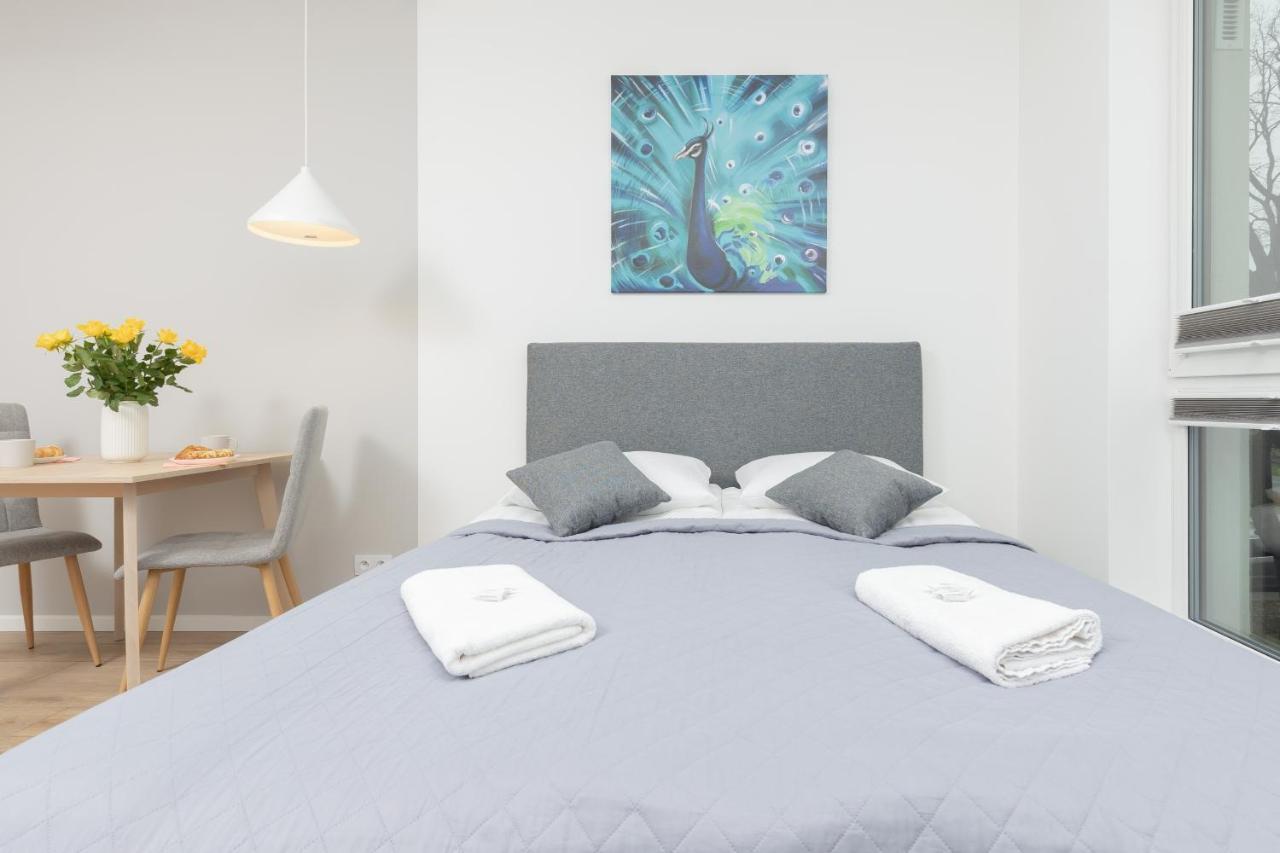 Metro Bielany Apartments With Parking By Noclegi Renters Varşovia Exterior foto