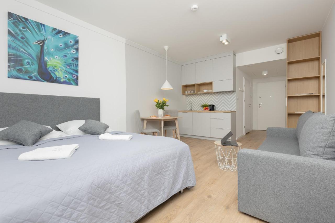 Metro Bielany Apartments With Parking By Noclegi Renters Varşovia Exterior foto